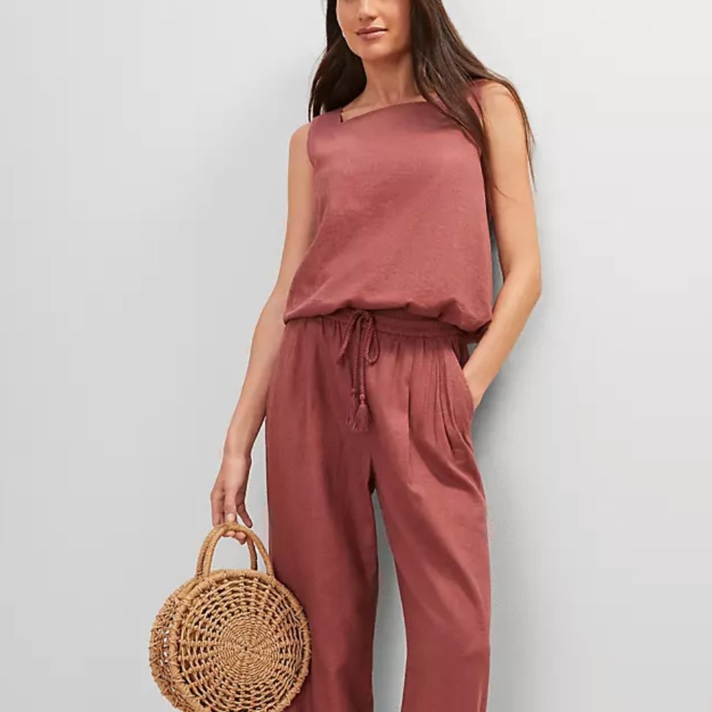 Women's Sleeveless Top Weekend Collection Linen Blend Bubble Hem, Apple butter